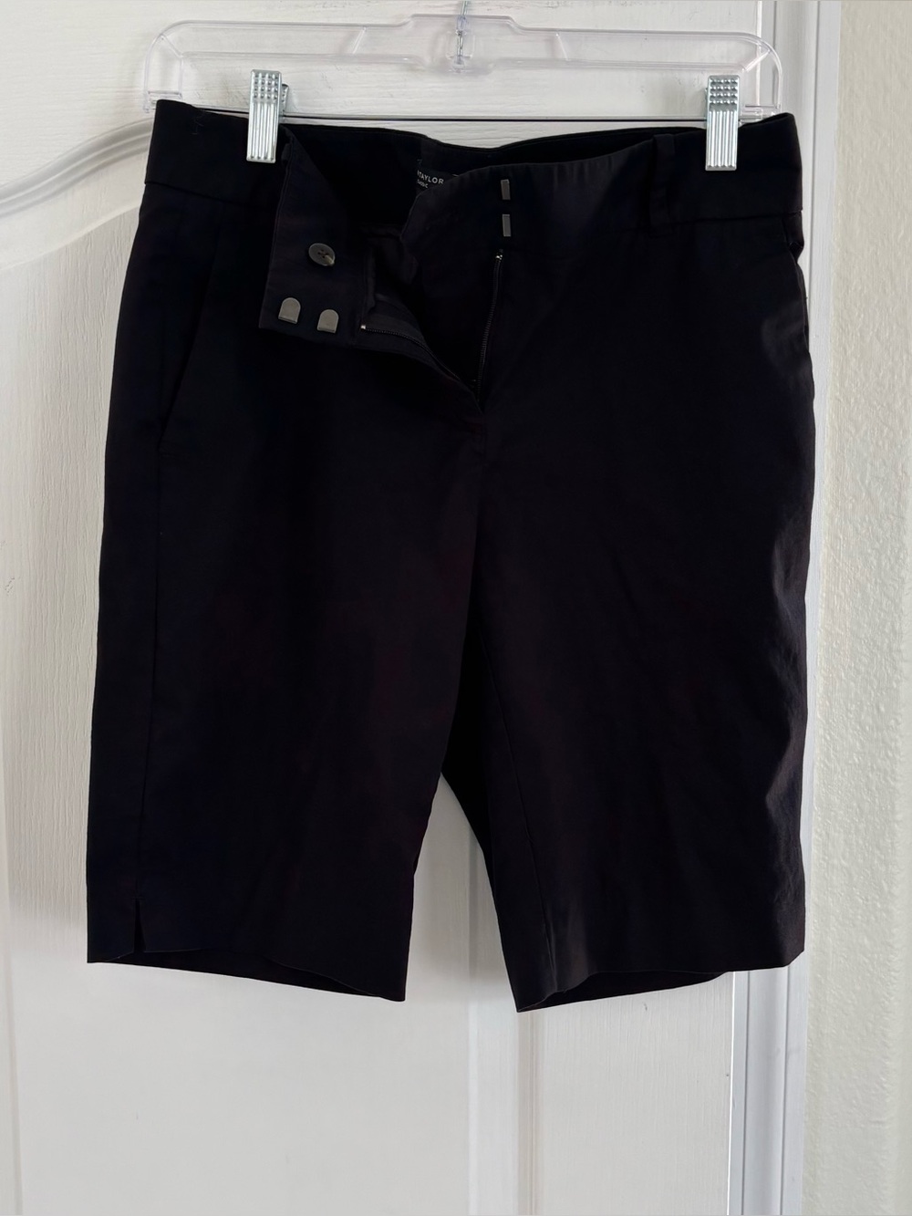 Women’s Ann Taylor Black Tailored Bermuda Shorts